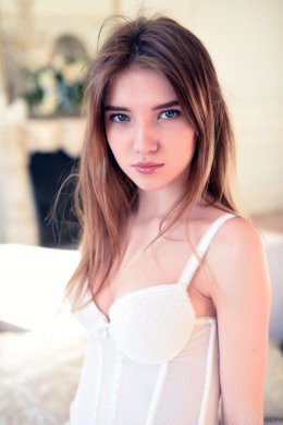 18 летняя русская красавица